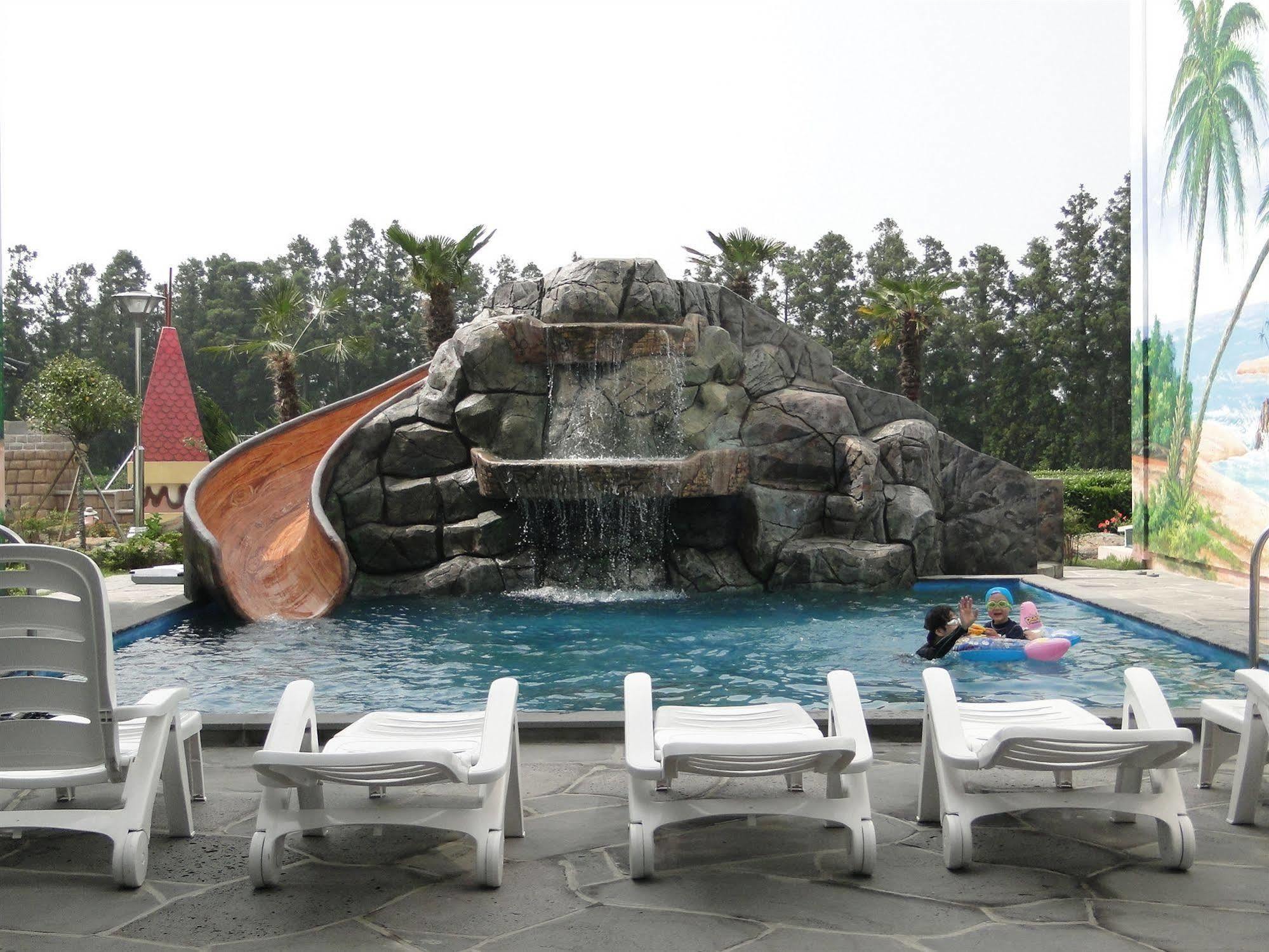 The Seri Resort Szogüpho Kültér fotó